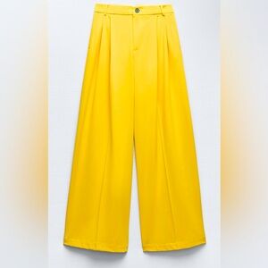 Banana yellow pleated pants